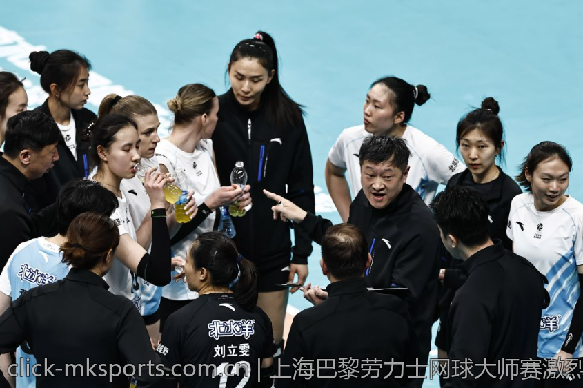 上海巴黎劳力士网球大师赛激烈角逐