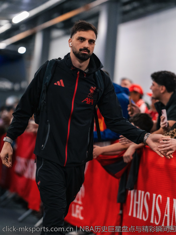 NBA历史巨星盘点与精彩瞬间回顾